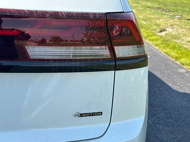 New 2026 Opal White Pearl Volkswagen SEL R-Line Black image 11
