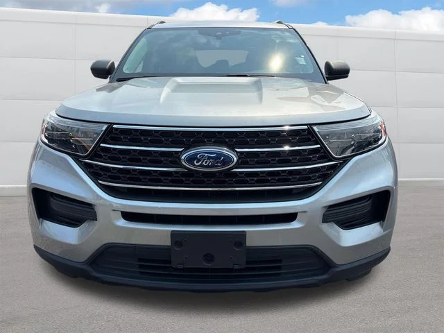 Used 2020 Silver Ford XLT image 9