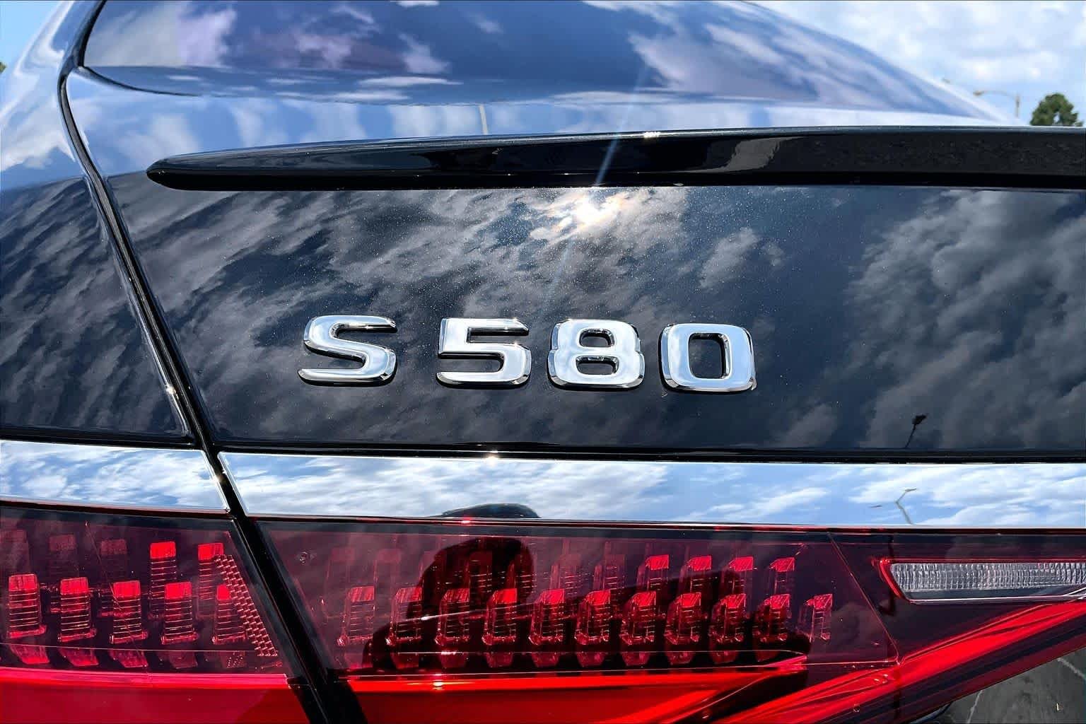 Used 2024 Obsidian Black Metallic Mercedes-Benz S 580 image 10