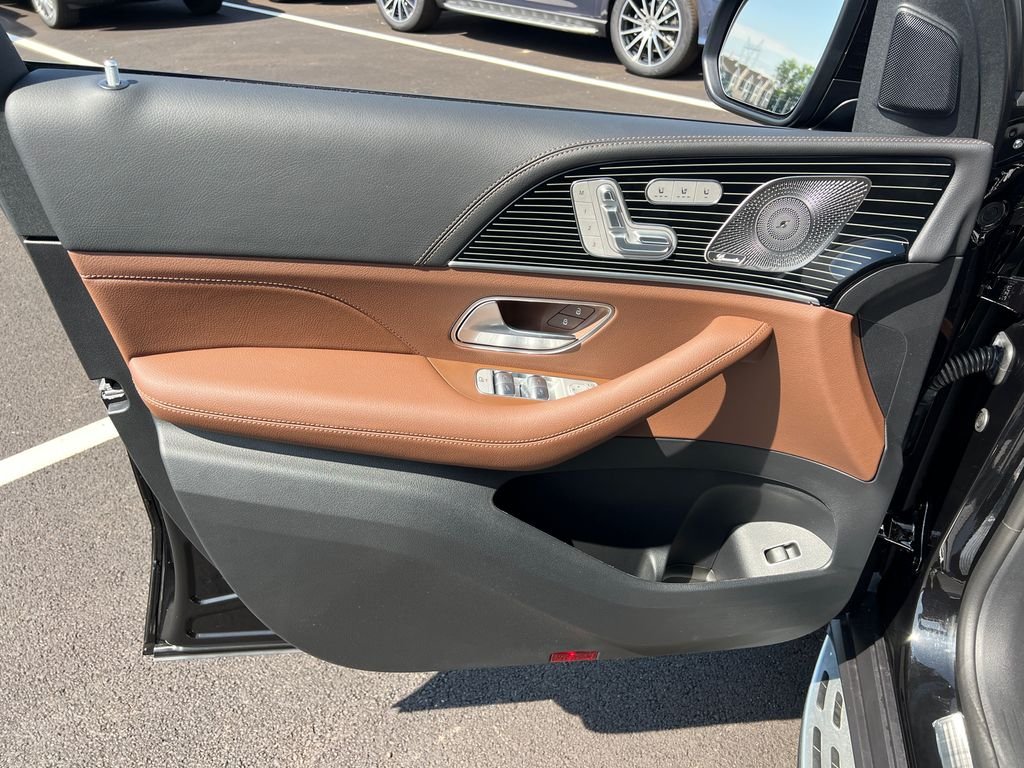 New 2026 Obsidian Black Metallic Mercedes-Benz GLS 450 image 10