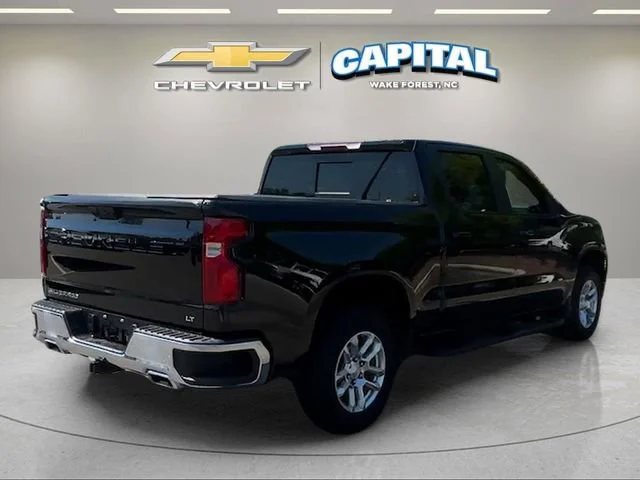 Used 2025 Black Chevrolet LT image 5