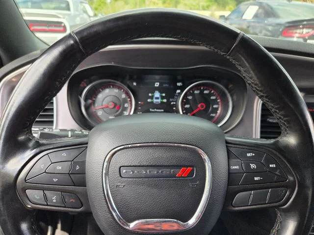 Used 2022 Red Dodge SXT image 27
