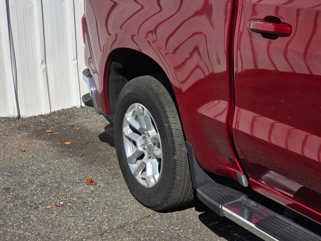 Used 2023 Red Chevrolet LT image 18