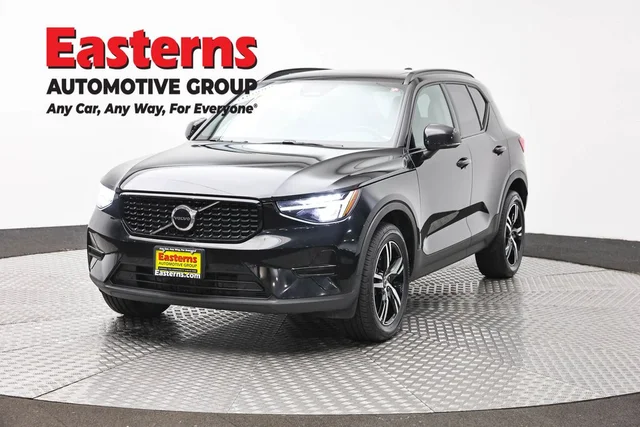 2024 Volvo XC40 B5 Core
