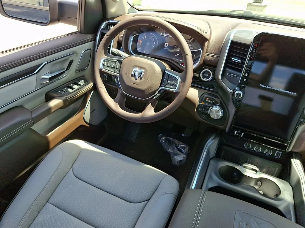New 2026 Diamond Black Crystal Pearlcoat Ram Laramie image 10