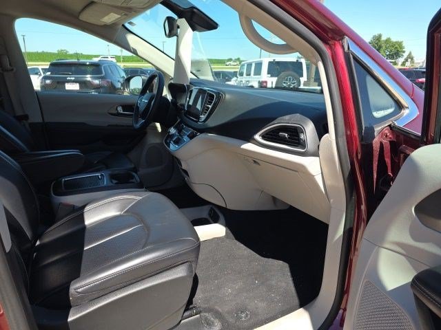 Certified Used 2023 Velvet Red Pearlcoat Chrysler Touring L image 15