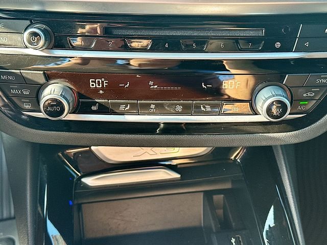 Used 2018 Blue BMW xDrive30i image 16
