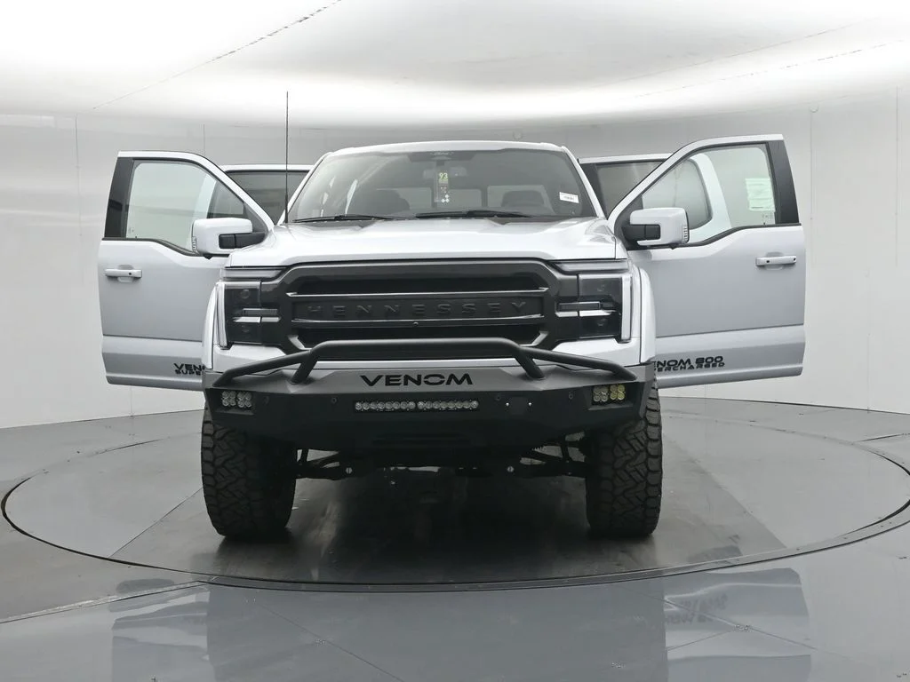 New 2025 White Ford Lariat image 34