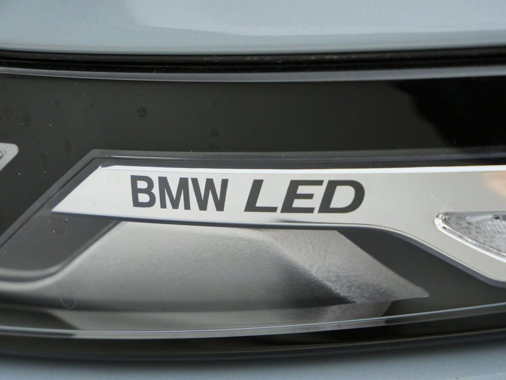 New 2027 Brooklyn Grey Metallic BMW xDrive40i image 4