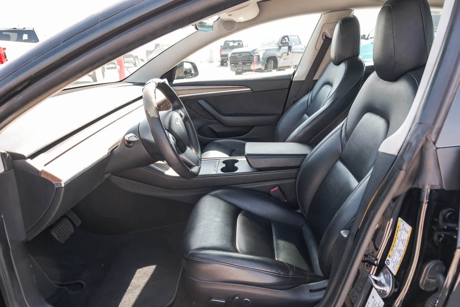 Used 2022  Tesla  image 18