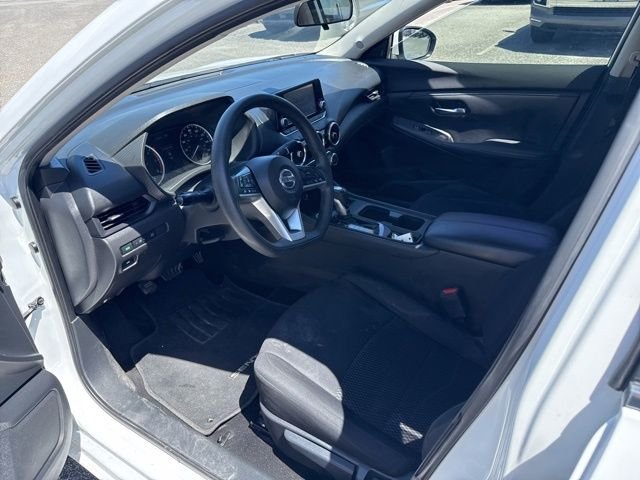 Used 2022 White Nissan S image 25