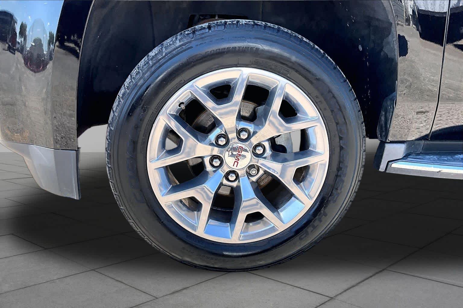 Used 2016 Onyx Black GMC SLE image 13