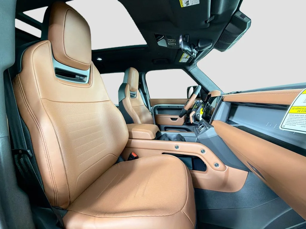 New 2026 Borasco Grey Land Rover  OCTA image 30