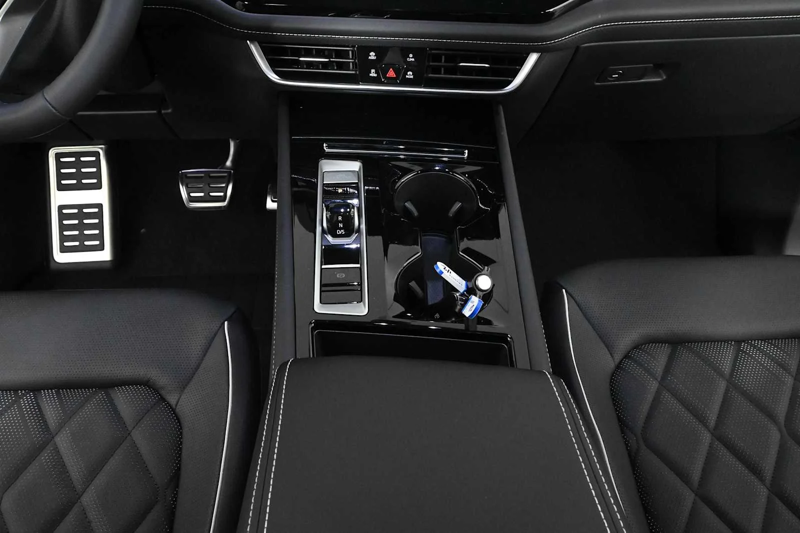 New 2026 Deep Black Pearl Volkswagen 2.0T SEL Premium R-Line image 20