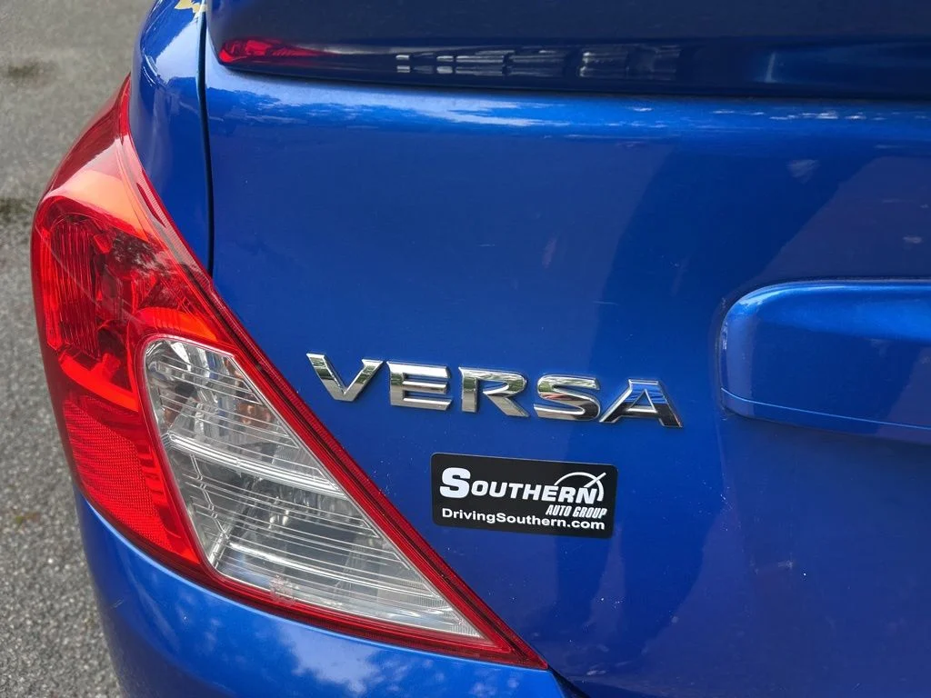 Used 2016 Blue Nissan 1.6 SV image 11