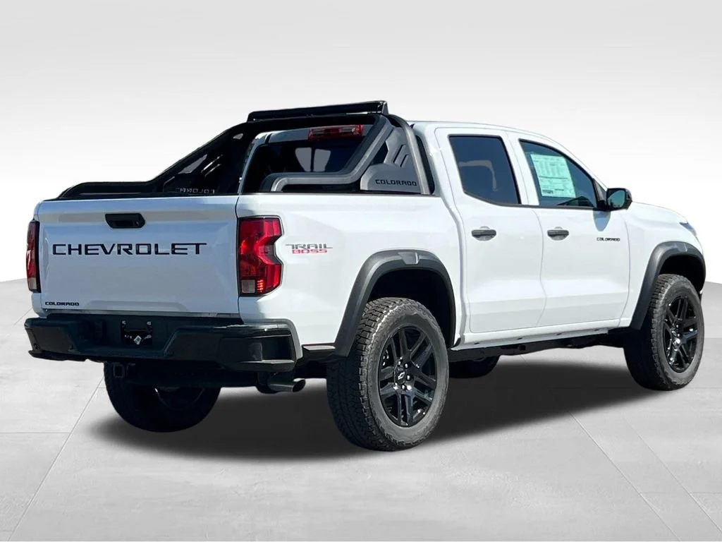 Used 2025 Summit White Chevrolet Trail Boss image 5
