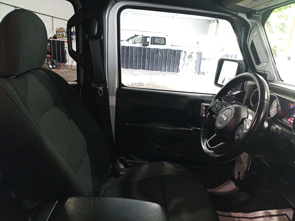 Used 2020 White Jeep Unlimited Sport S image 13
