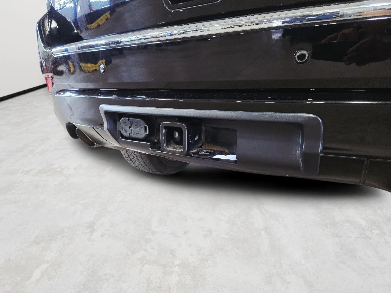 Used 2019 Diamond Black Crystal Pearlcoat Jeep Overland image 59