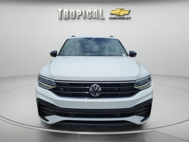 Used 2022  Volkswagen SE R-Line Black image 8