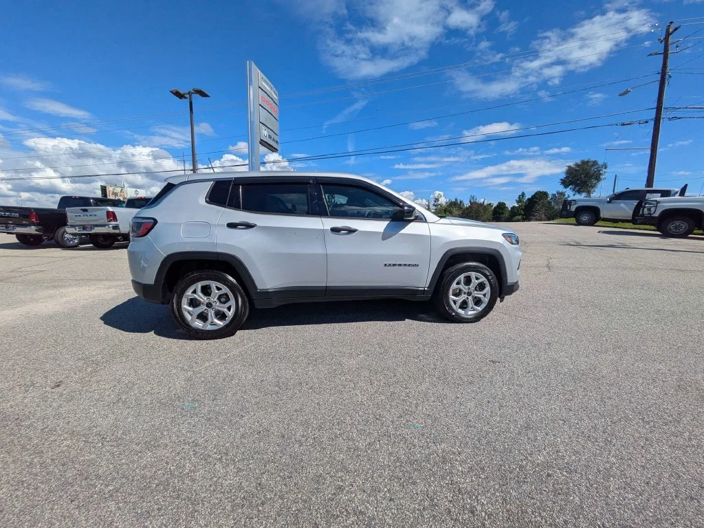 Used 2025 Silver Jeep Sport image 3