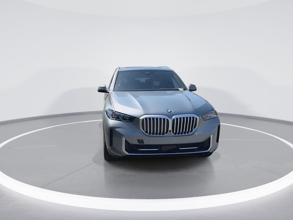 New 2026 Gray BMW xDrive40i image 3