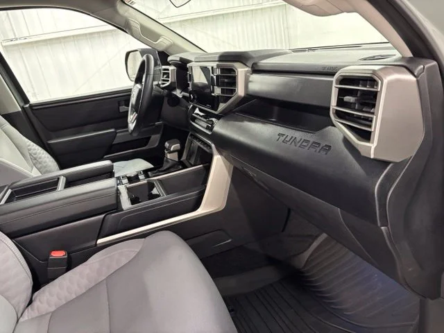 Used 2024  Toyota SR5 image 16