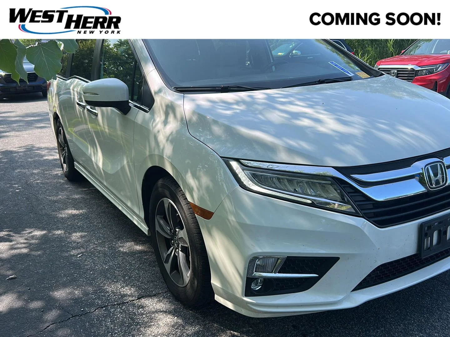 Used 2019 White Diamond Pearl Honda Touring image 1