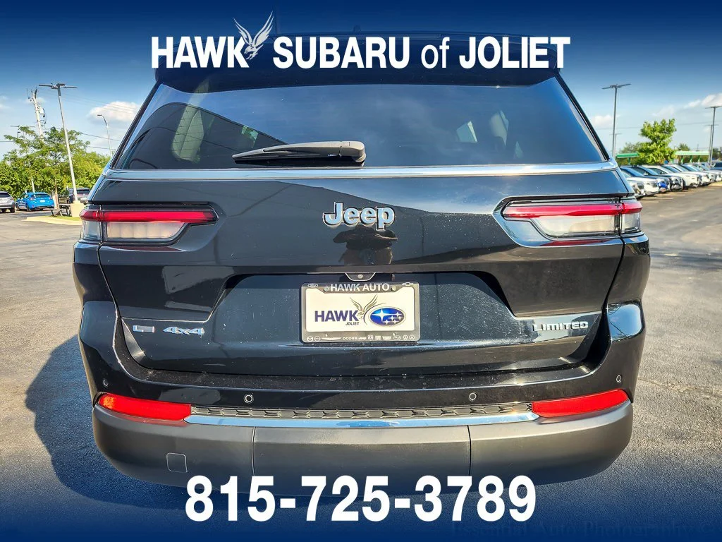 Used 2023 Diamond Black Crystal Pearlcoat Jeep Limited image 5