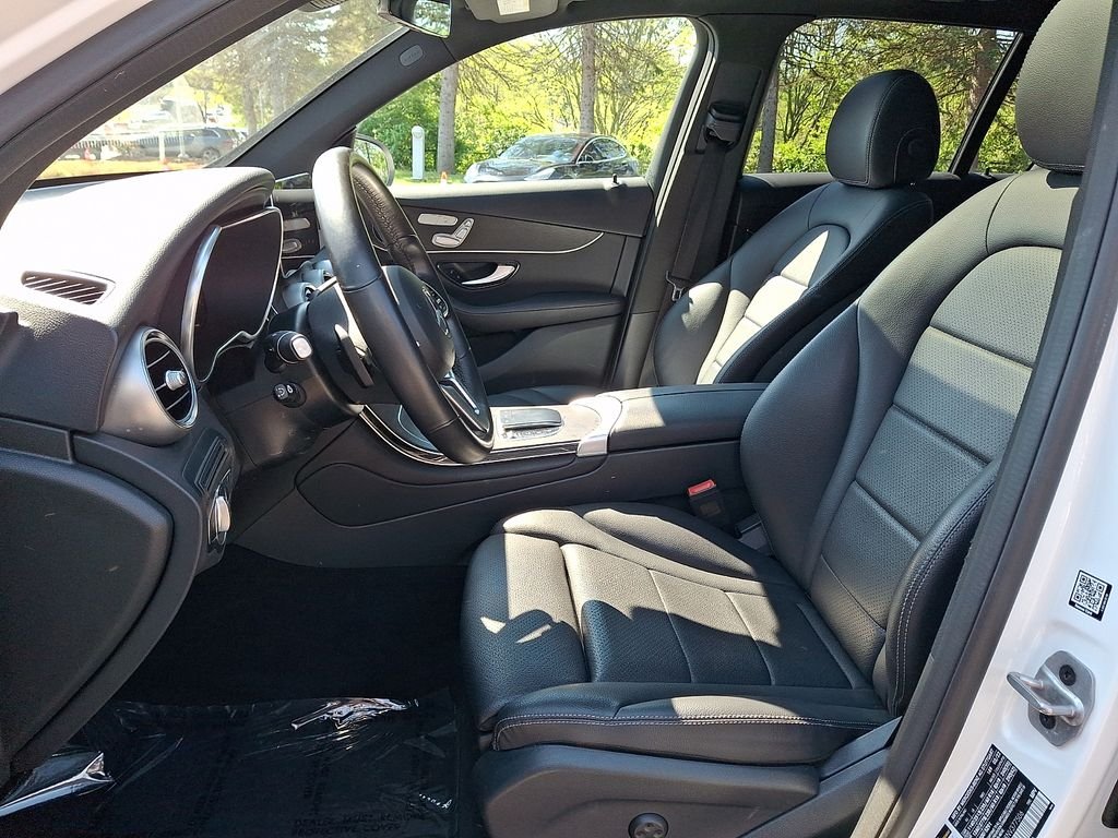 Certified Used 2022 White Mercedes-Benz GLC 300 image 13