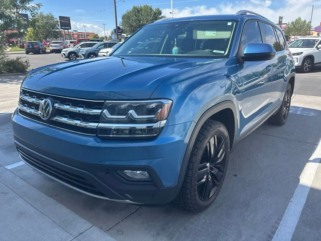 Used 2019 Blue Volkswagen 3.6L V6 SE image 2
