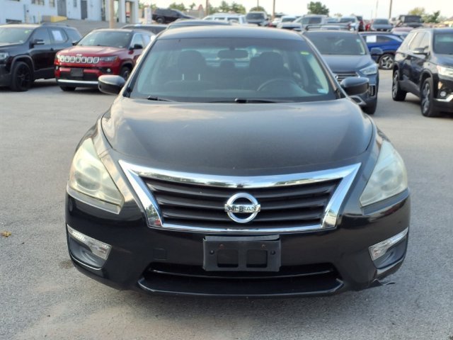 Used 2015 Black Nissan 2.5 S image 19