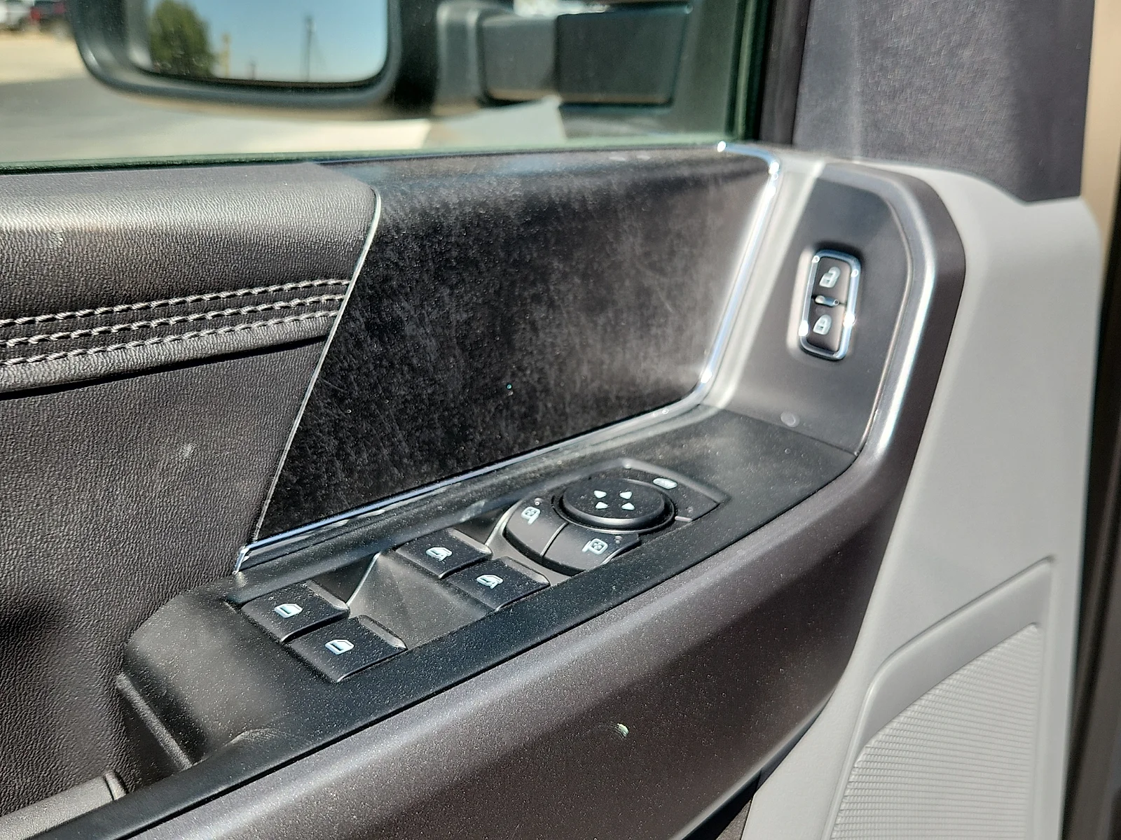 New 2027 Marsh Gray Metallic Ford XLT image 15