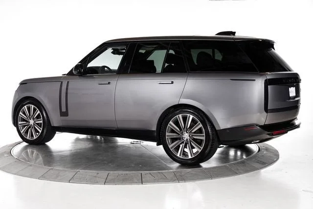 Used 2023 Eiger Gray Metallic Land Rover SE image 3