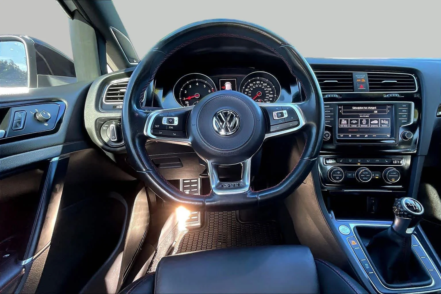 Pre-Owned 2017 Volkswagen Golf GTI S
