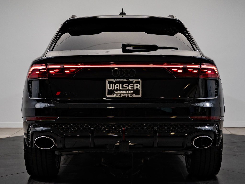 Used 2025 Mythos Black Metallic Audi 4.0T image 7