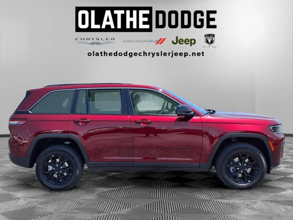 New 2026 Velvet Red Pearl-Coat Exterior Paint Jeep Altitude image 26