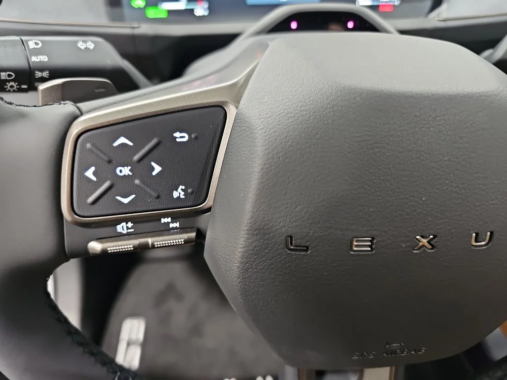 New 2026 Iridium Lexus PREMIUM AWD image 16