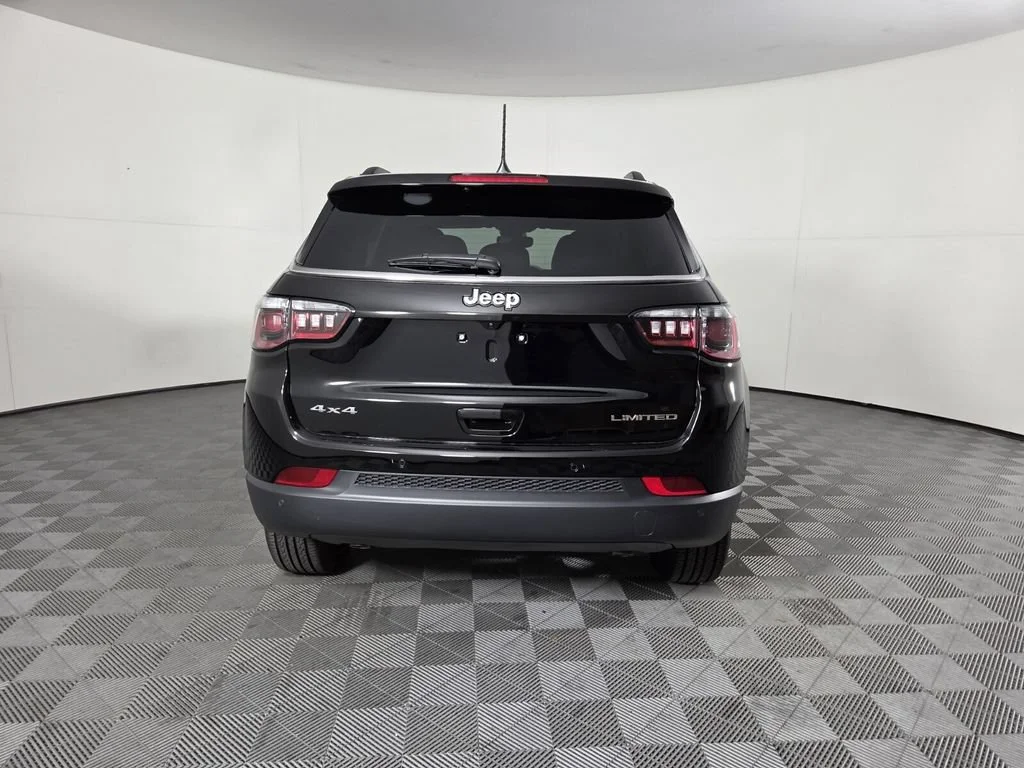 New 2026 Diamond Black Crystal Pearlcoat Jeep Limited image 6