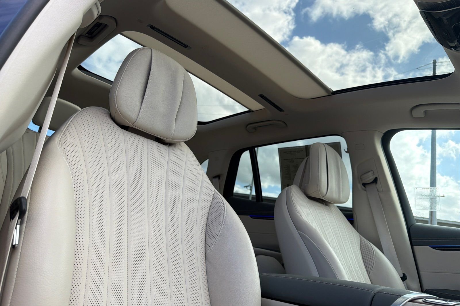 Certified Used 2024 Blue Mercedes-Benz 450 image 3