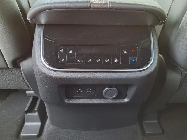 2025 Nissan Armada Platinum - Photo 18