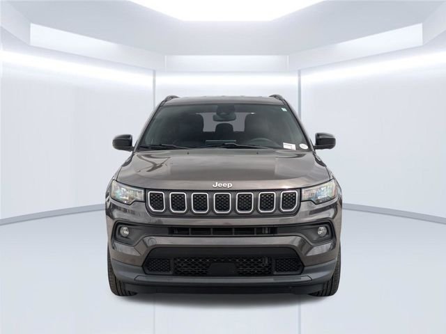 Used 2023 Gray Jeep Latitude image 10