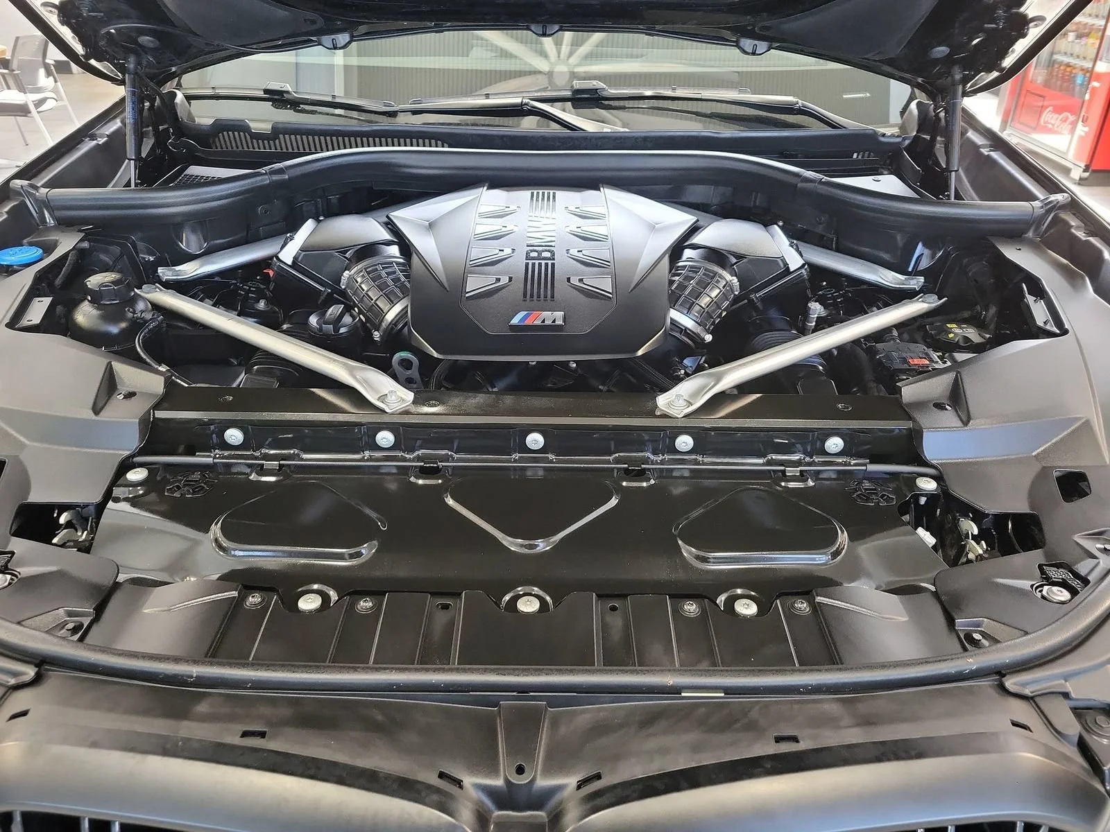 Used 2025 Black BMW M60i image 30