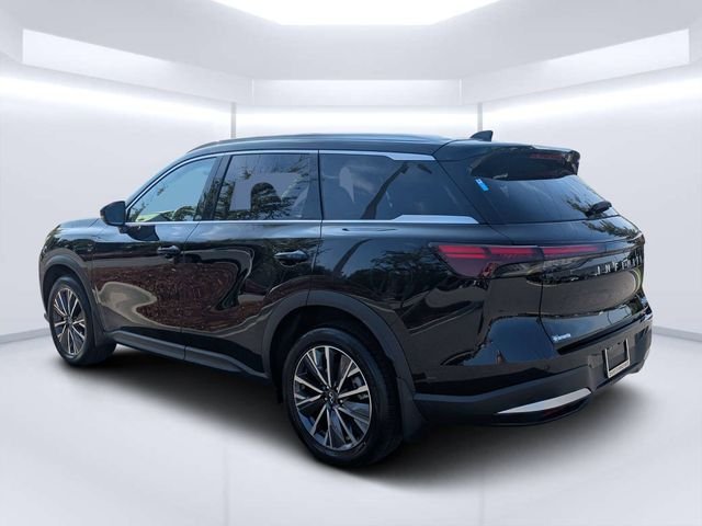 New 2027 MINERAL BLACK INFINITI Luxe FWD image 5