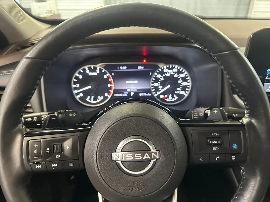 Certified Used 2022 Scarlet Ember Tintcoat Nissan SL image 10