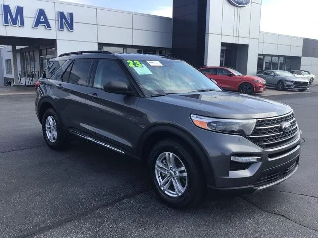 2023 Ford Explorer XLT 4WD's photo