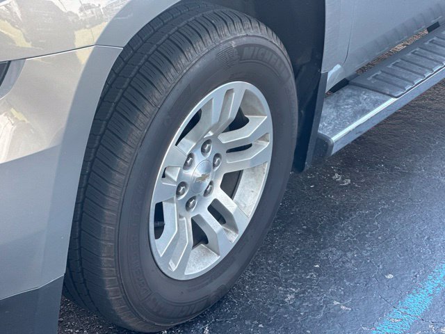 Used 2018 PEPPERDUST METALLIC Chevrolet LT image 3