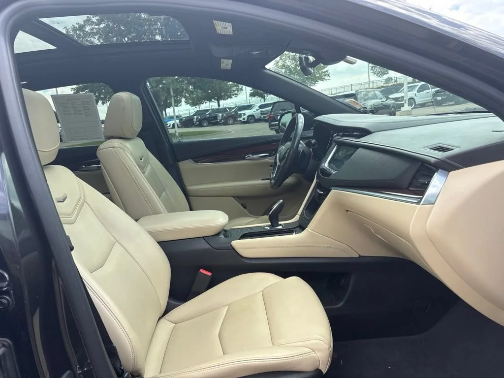 Used 2019 DARK GRANITE METALLIC Cadillac Premium Luxury AWD image 27