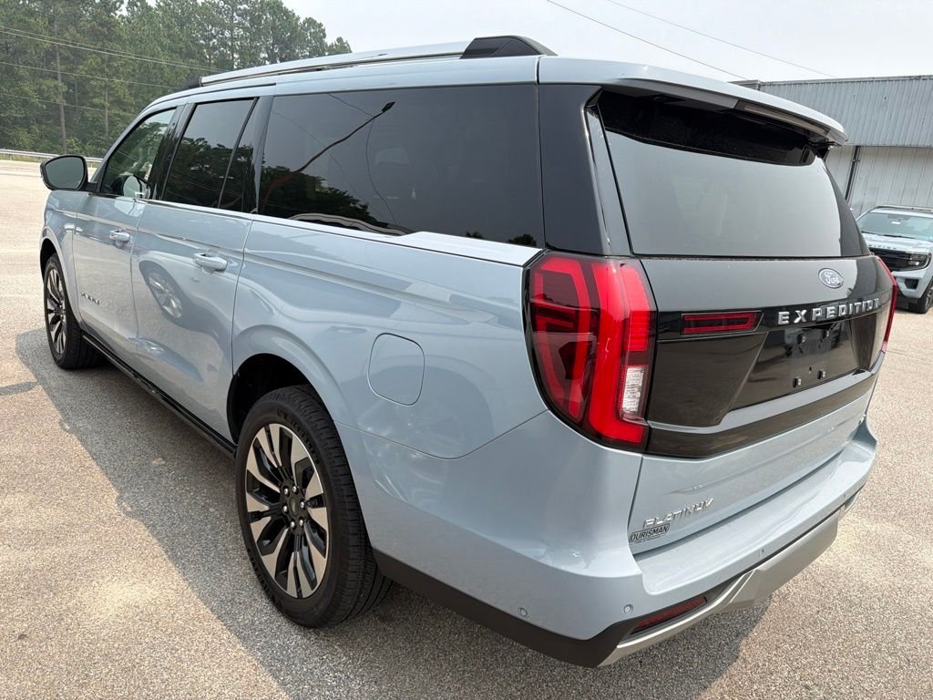 Used 2025 Gray Ford Platinum image 3