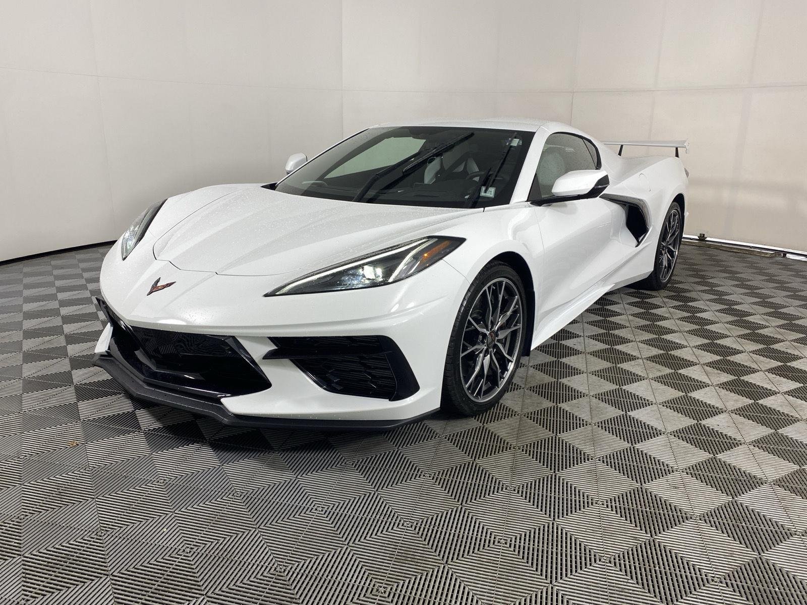 Used 2023 Arctic White Chevrolet 2LT image 9