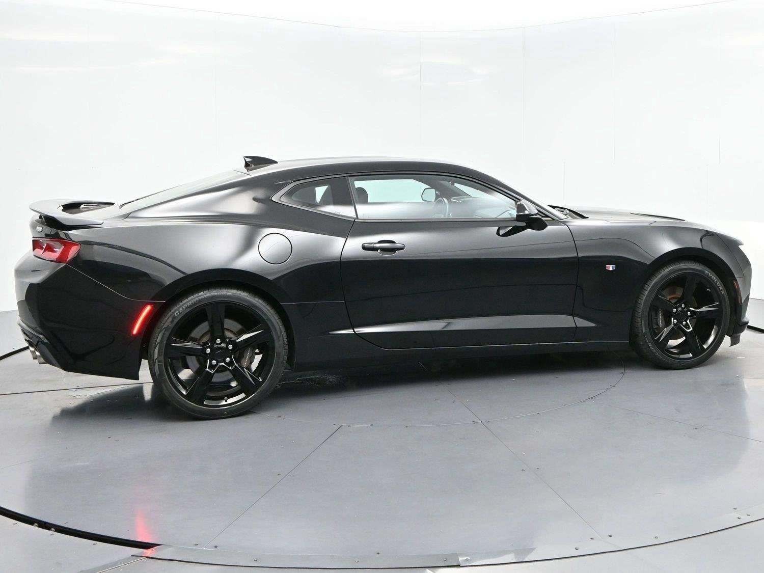 Used 2018 Black Chevrolet 2SS image 8